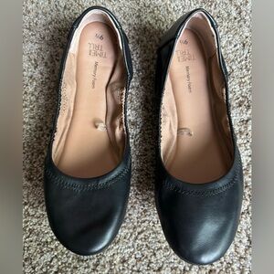 Women's Black Ballet Flats Slip Ons - Size 9.5